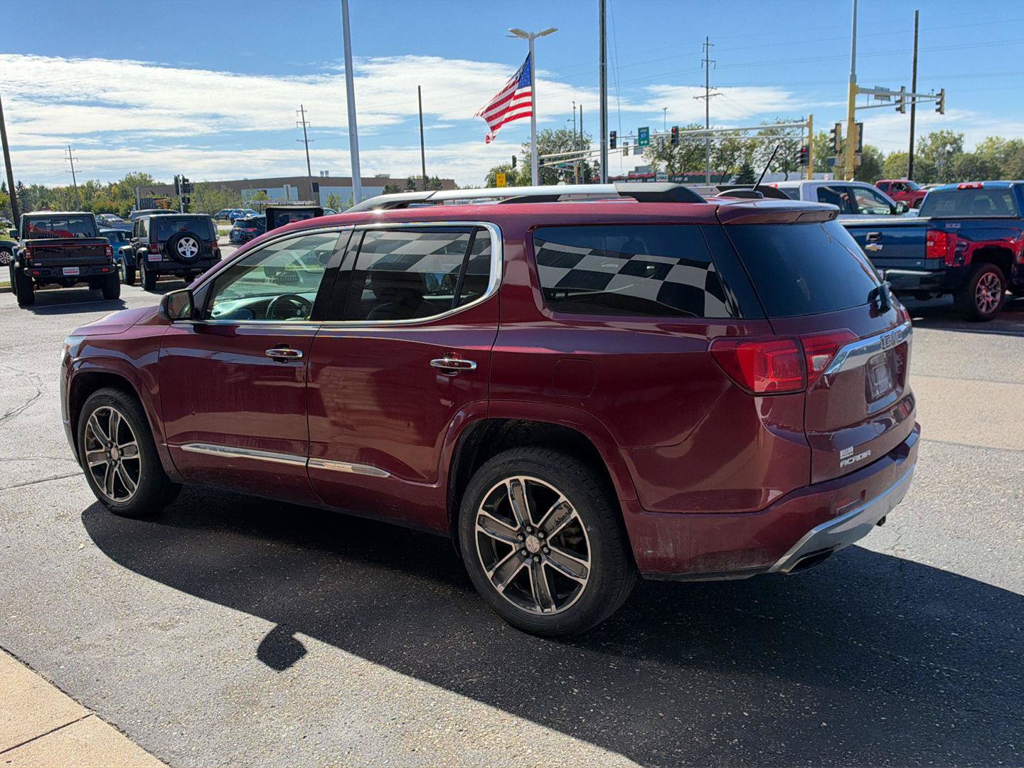 Used 2017 GMC Acadia Denali AWD/4WD image 2