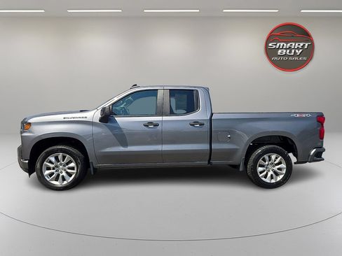 Used 2020 Chevrolet Silverado 1500 Custom w/ Custom Convenience Package AWD/4WD image 8