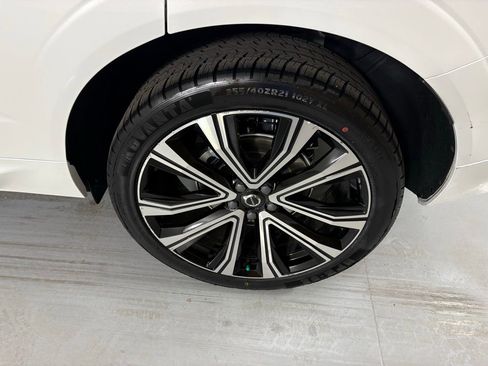 Used 2023 Volvo XC60 B5 Ultimate w/ Protection Package FWD image 11