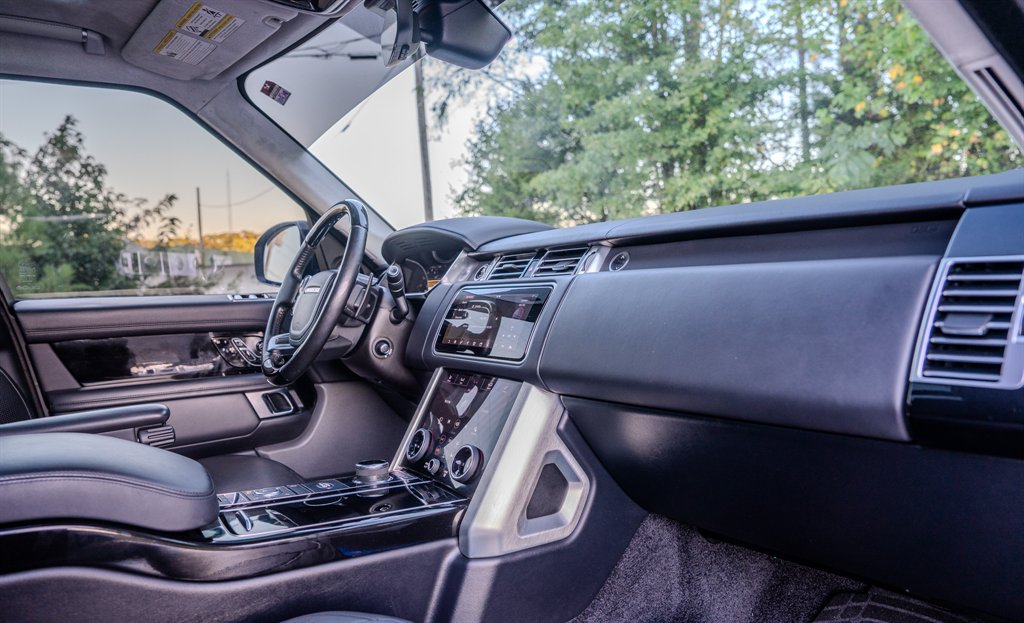 Used 2018 Land Rover Range Rover Long Wheelbase Supercharged AWD/4WD image 33