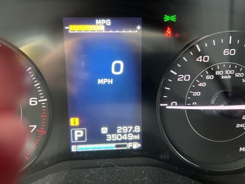 Used 2017 Subaru Impreza 2.0i Premium image 9