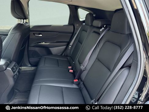 Certified 2025 Nissan Murano SV FWD image 29