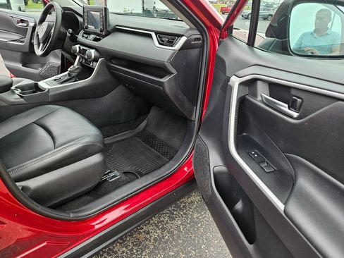 Used 2021 Toyota RAV4 XLE Premium AWD/4WD image 27