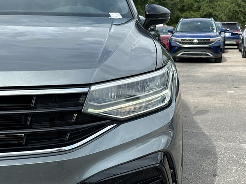 Used 2024 Volkswagen Tiguan SE R-Line FWD image 9