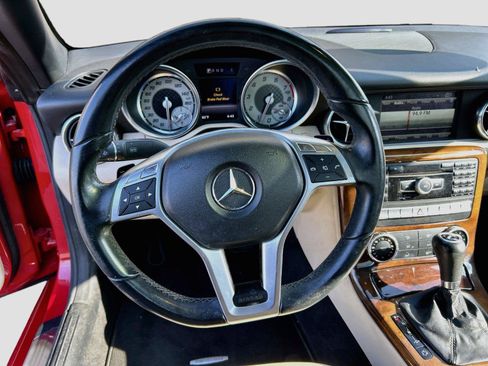 Used 2014 Mercedes-Benz SLK 250 image 29