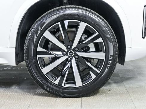 Certified 2026 Volvo XC90 B5 Core w/ Protection Package Premier AWD/4WD image 40