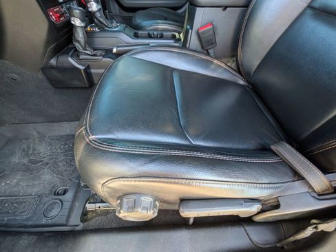 Used 2021 Jeep Wrangler Unlimited Rubicon image 15