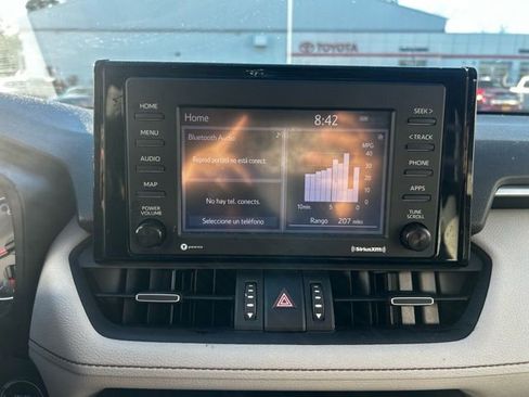 Used 2021 Toyota RAV4 XLE Premium image 13