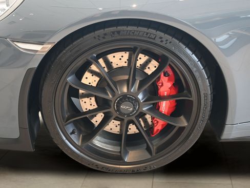 Used 2018 Porsche 911 GT3 w/ Sport Chrono Package RWD image 16