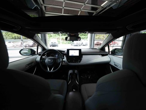 Used 2024 Toyota Corolla SE w/ SE Premium Package FWD image 19
