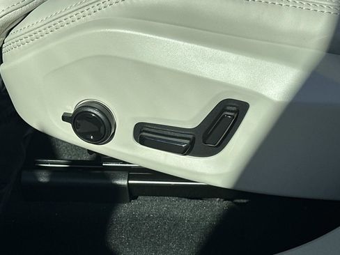 New 2026 Volvo XC60 B5 Ultra w/ Protection Package Premier image 14