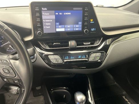 Used 2019 Toyota C-HR XLE FWD image 15