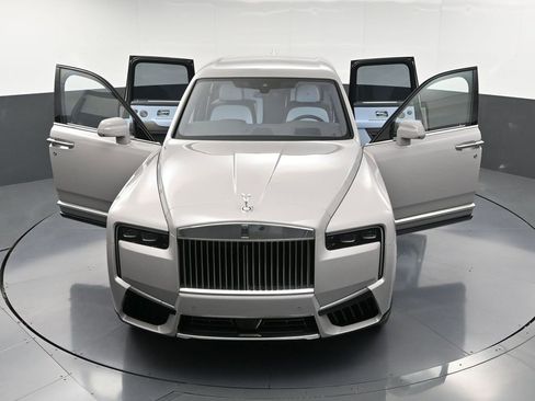 New 2026 Rolls-Royce Cullinan image 38