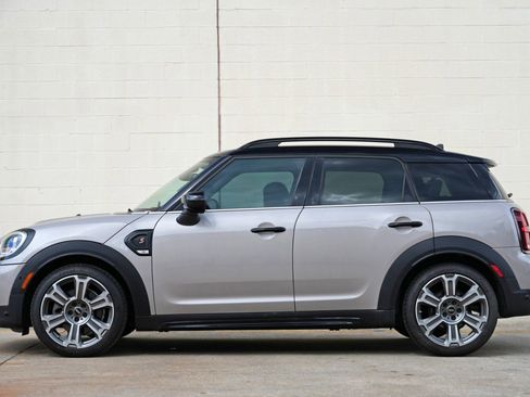 Used 2022 MINI Cooper Countryman S w/ Convenience Package FWD image 8