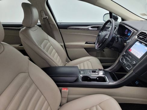 Used 2019 Ford Fusion SEL image 21
