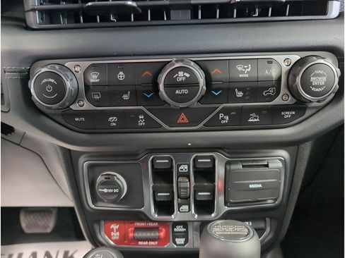 New 2025 Jeep Wrangler Unlimited Rubicon 392 image 13