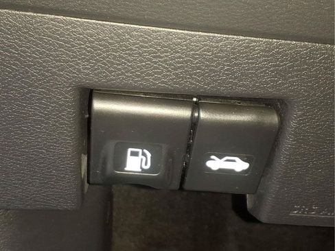 Used 2021 Nissan Kicks SV FWD image 22