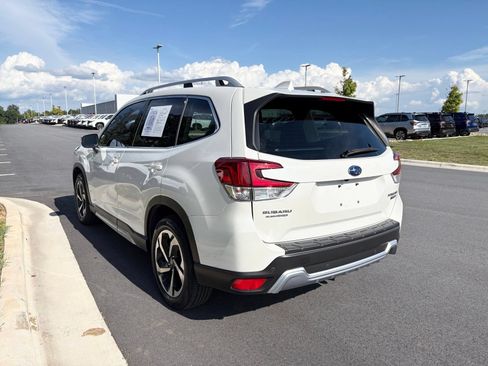Used 2023 Subaru Forester Touring AWD/4WD image 6
