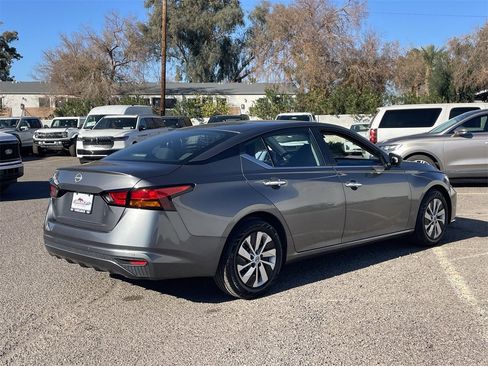Used 2024 Nissan Altima 2.5 S image 5