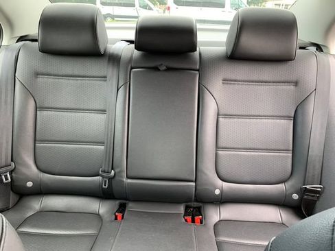 Used 2013 Volkswagen Jetta SE FWD image 12