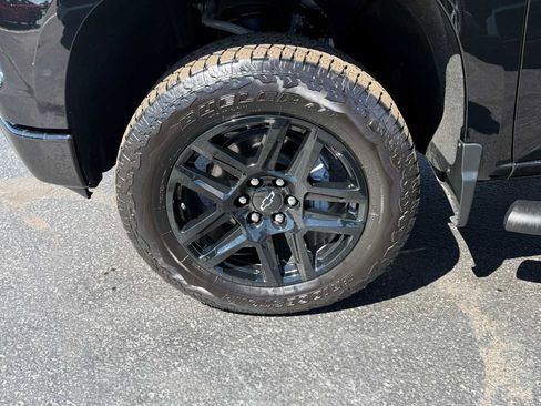 Used 2026 Chevrolet Silverado 1500 LT Trail Boss w/ LT Trail Boss Premium Package AWD/4WD image 10