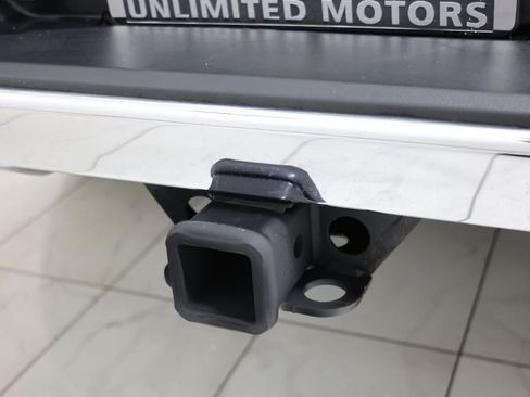 Used 2022 Chevrolet Silverado 1500 LTZ w/ LTZ Convenience Package II AWD/4WD image 16