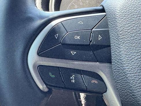 Used 2021 Jeep Grand Cherokee Laredo X RWD image 24