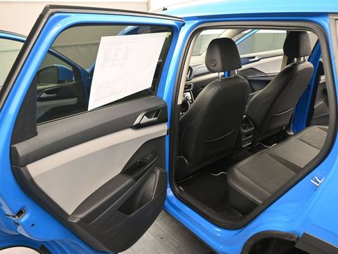 Used 2023 Volkswagen Taos SE FWD image 41