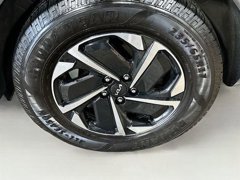 Used 2023 Kia Sportage LX image 10