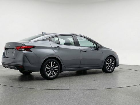 Used 2025 Nissan Versa SV image 9