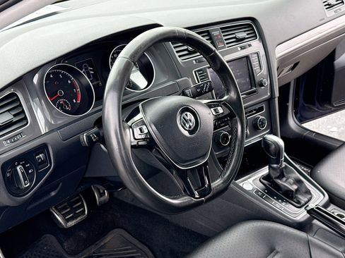 Used 2017 Volkswagen Golf Alltrack SE image 4