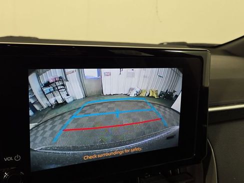 Used 2023 Toyota Corolla SE image 18