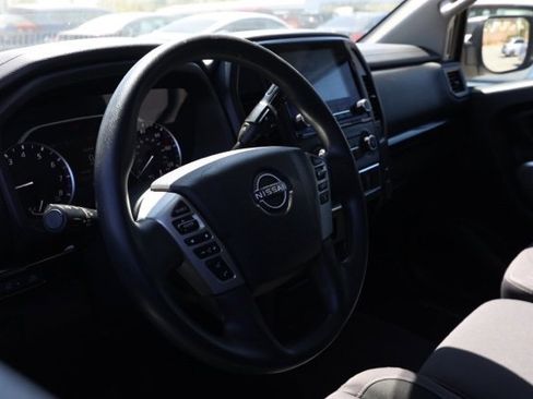 Used 2023 Nissan Titan SV image 14