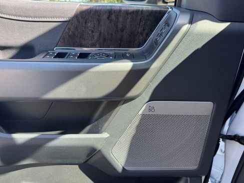 New 2026 Ford F250 Lariat w/ Black Appearance Package image 27