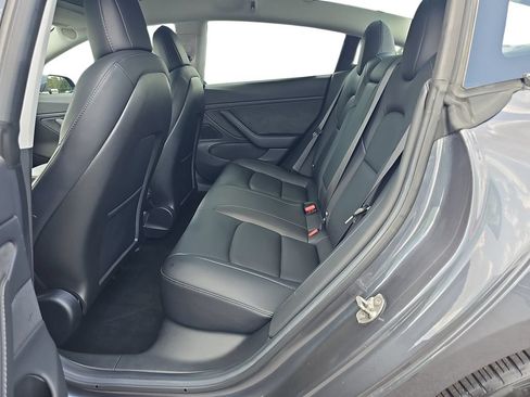 Used 2018 Tesla Model 3 Mid Range RWD image 14