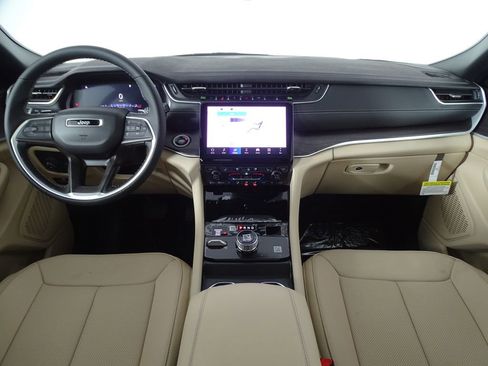 New 2025 Jeep Grand Cherokee L Limited image 34