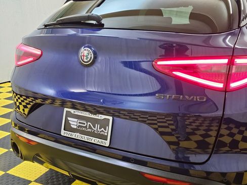 Used 2021 Alfa Romeo Stelvio Sprint w/ Nero Edizione RWD image 13