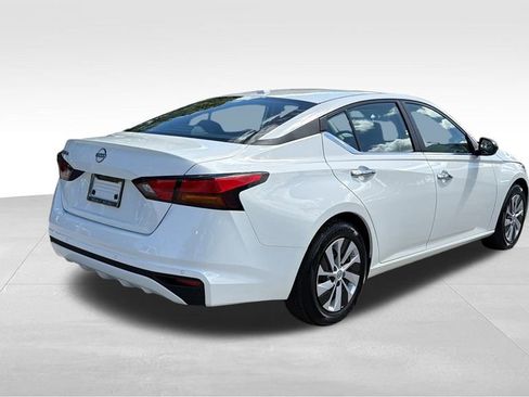 Certified 2025 Nissan Altima 2.5 S image 7