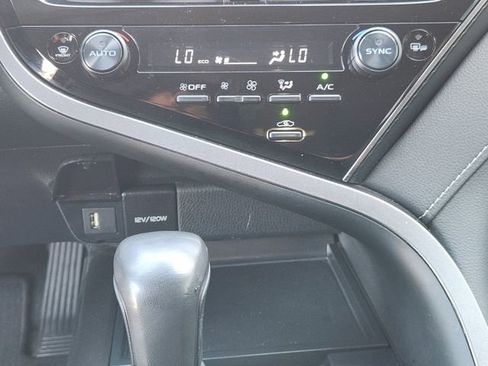 Used 2024 Toyota Camry SE w/ Convenience Package image 15