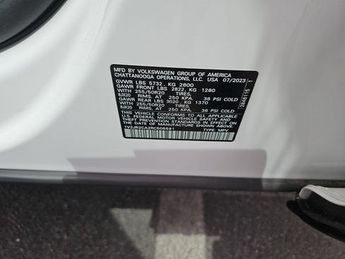 Used 2024 Volkswagen Atlas SE w/ Panoramic Sunroof Package FWD image 9