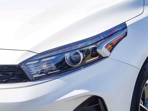 Used 2023 Kia Forte LXS image 8