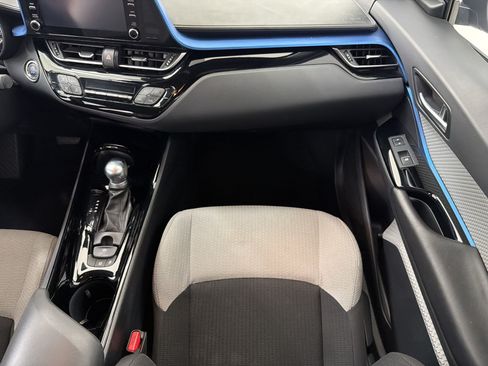 Used 2019 Toyota C-HR XLE FWD image 26