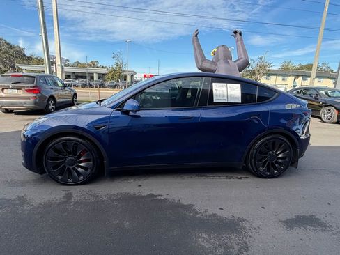 Used 2022 Tesla Model Y Performance image 3