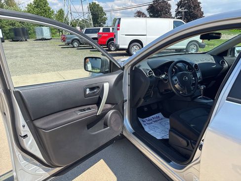 Used 2013 Nissan Rogue S w/ Special Edition Pkg AWD/4WD image 11