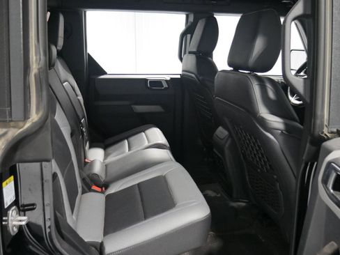 Certified 2023 Ford Bronco Black Diamond w/ Sasquatch Package image 17