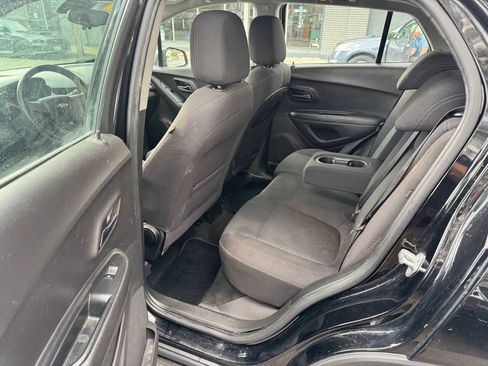 Used 2018 Chevrolet Trax LS w/ LPO, Cargo Package AWD/4WD image 9