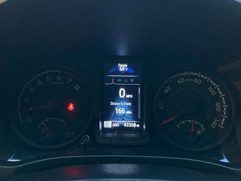 Used 2023 Toyota Tacoma SR image 12