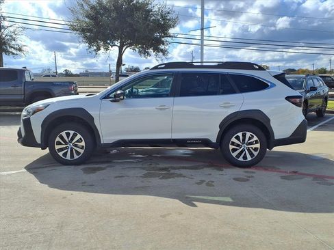 Used 2025 Subaru Outback Premium image 8