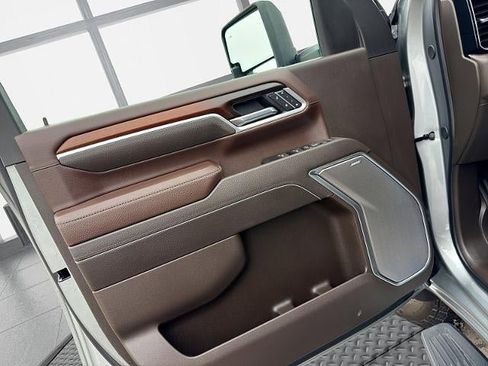 Used 2025 GMC Sierra 3500 Denali w/ Denali Reserve Package image 25