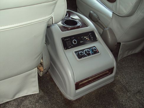 Used 2012 GMC Savana 1500 AWD image 18